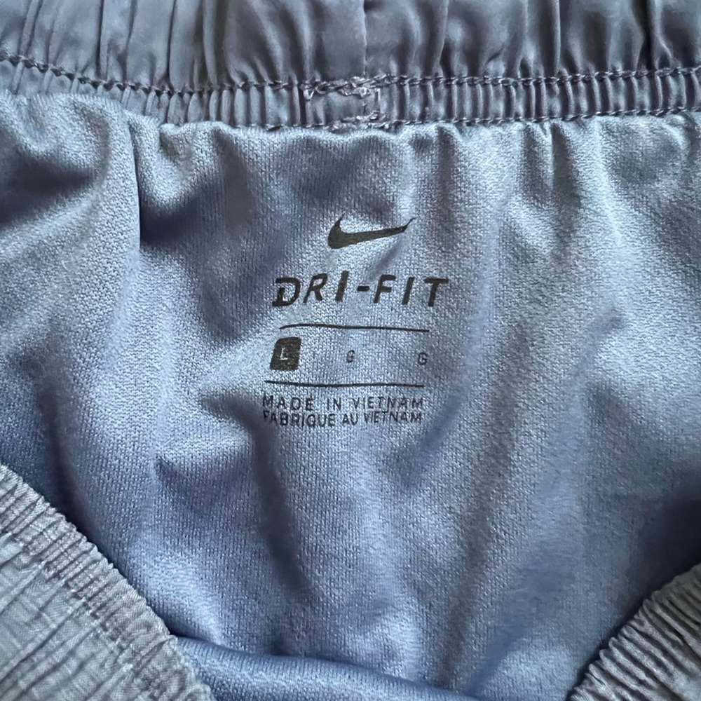 NIKE Dri-Fit Tempo Running Shorts L - Picture 2 of 2